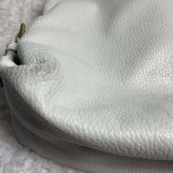 Dooney & Bourke white pebble leather large Hobo bag gold tone hardwares. - Picture 15 of 16